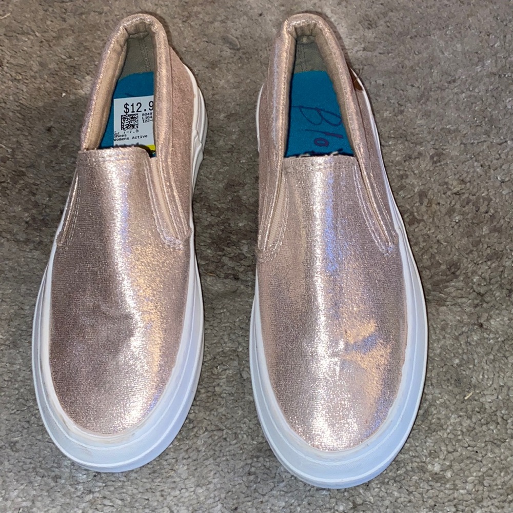 🌸Host Pick🌸 Blowfish Rose Gold Slip On Sneakers